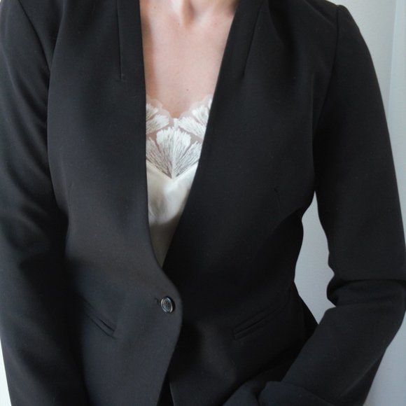 Black Women Blazer - Picture 4 of 4